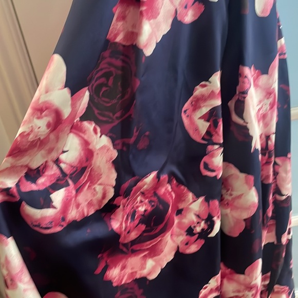 Never worn bal gown dress! Beautiful!! - Picture 3 of 7